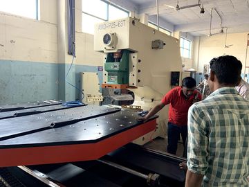 Hydraulic 6mm Thickness Platform CNC Punching Machine